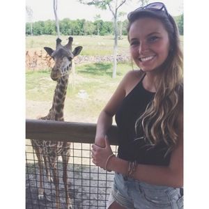 Meet your Posher, Lauren